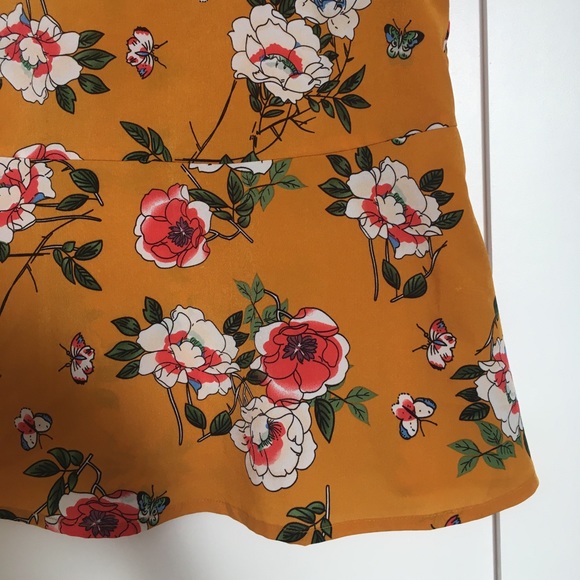 Floral blouse - Picture 4 of 8